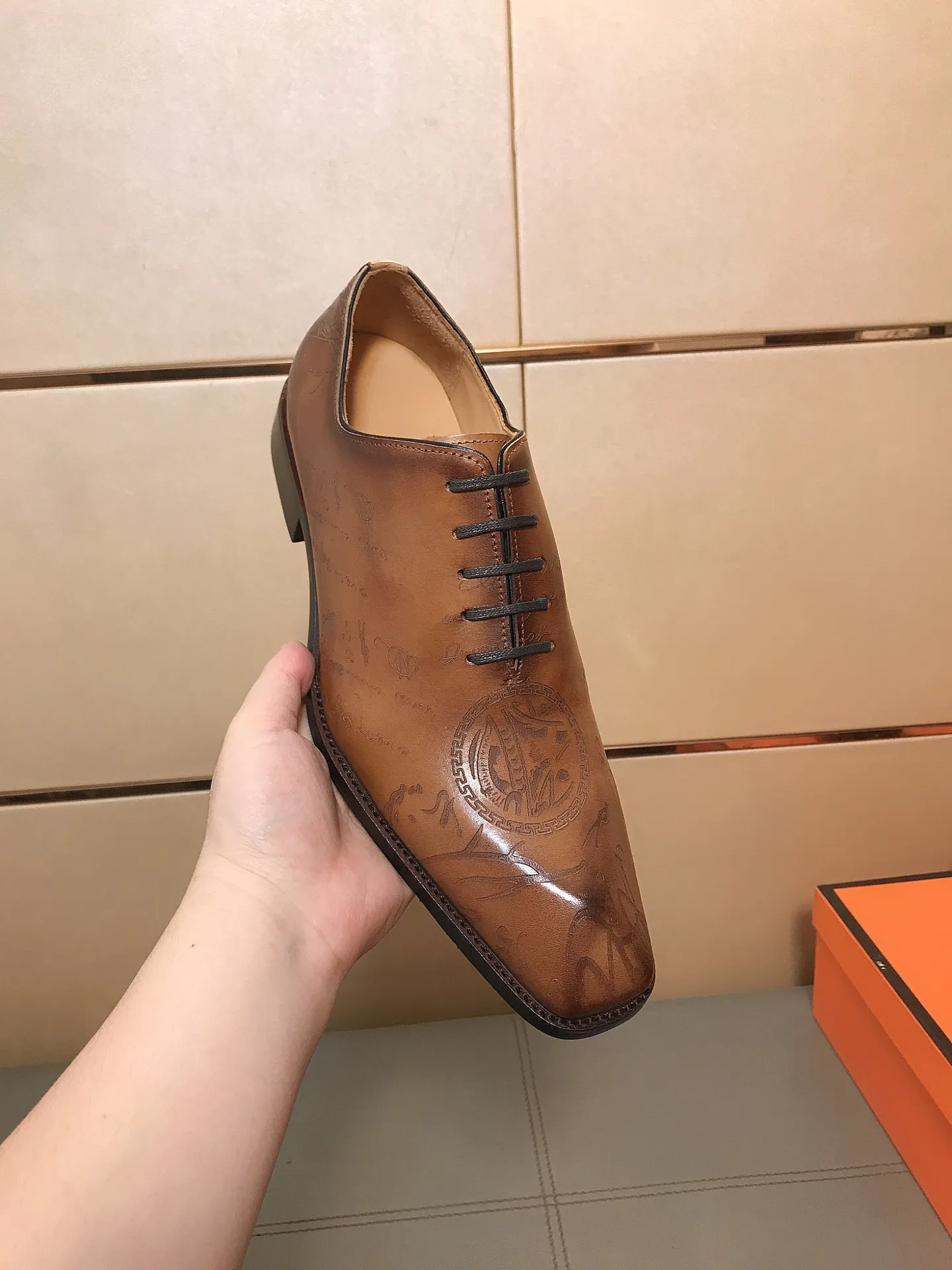 Factory price 560 💎💎👉👉[LV Louis Vuitton] The latest men's casual business leather shoes 🇨🇳, new model opening 💯 Made of cowhide imported from Italy, luxurious leather lining, wear-resistant outsole, soft and comfortable 🌴 High-end atmosphere, the first choice for high-class men 🍍38-44